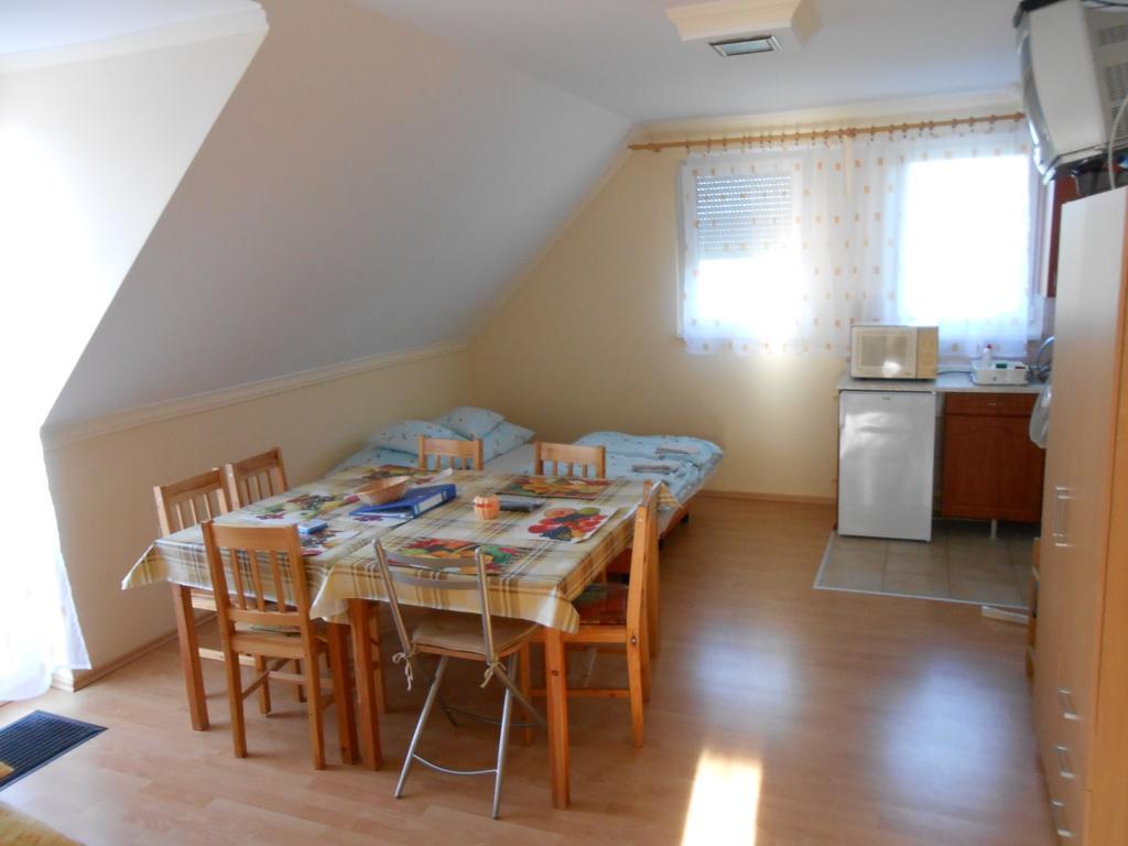 Kustanygyongye Vendeghaz Kehidakustany Apartment Bagian luar foto