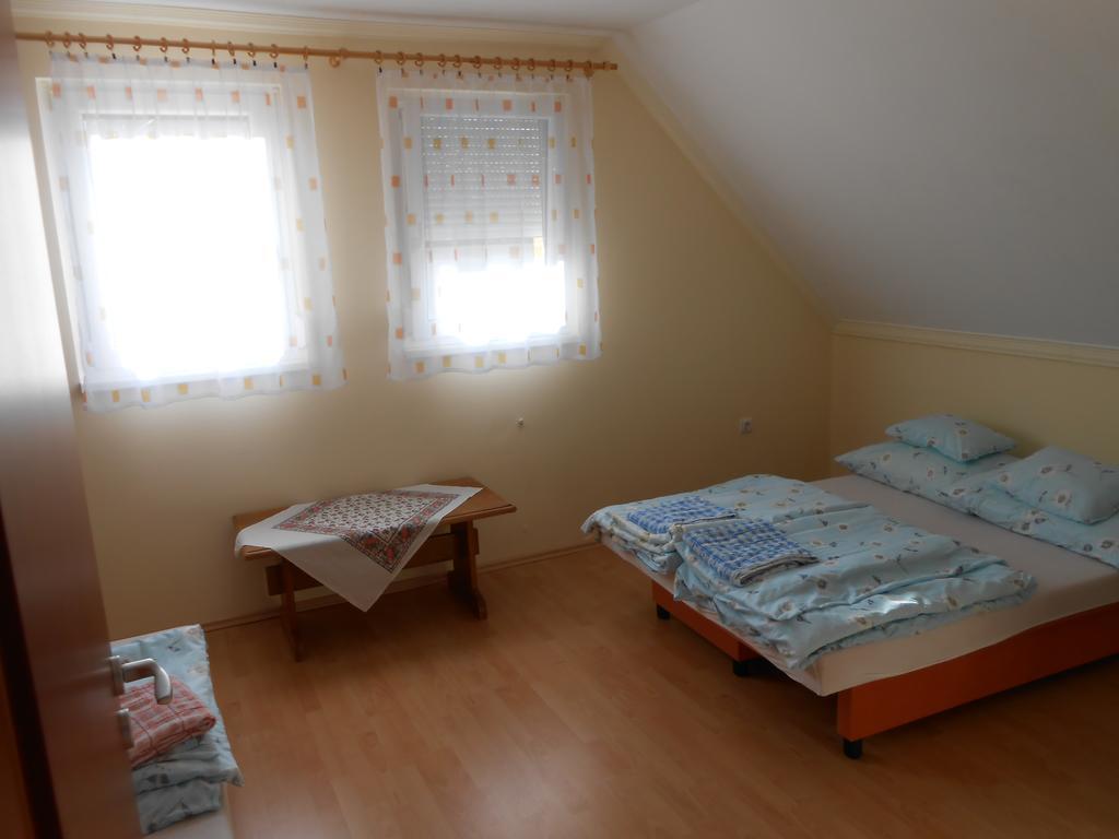 Kustanygyongye Vendeghaz Kehidakustany Apartment Bagian luar foto